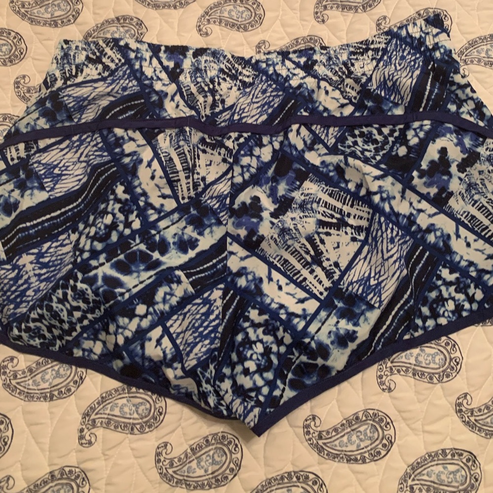 Shorts - Picture 3 of 3